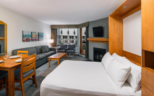 Whistler Village Inn And Suites