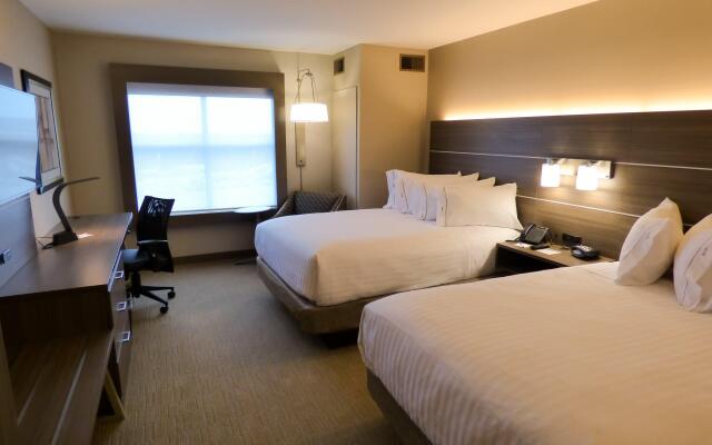 Holiday Inn Express & Suites Plymouth - Ann Arbor Area, an IHG Hotel