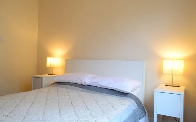 2 Bedroom Home Close To City Centre