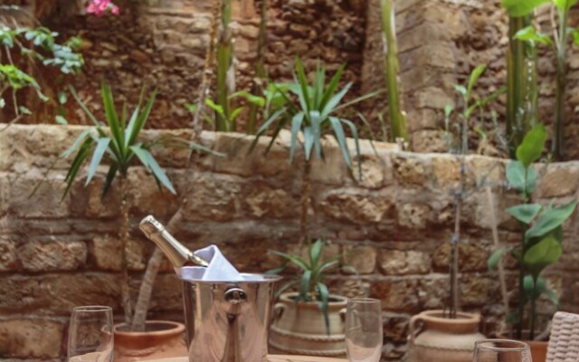 Kasteli Suites