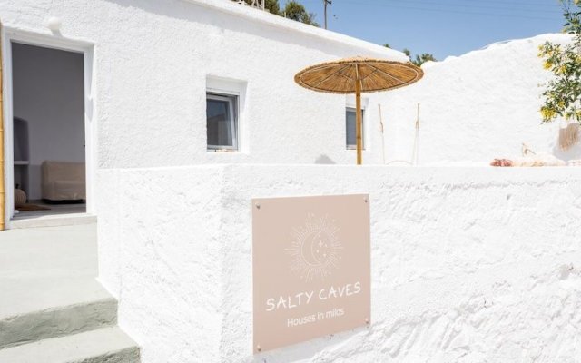 Salty Caves Apartments Milos