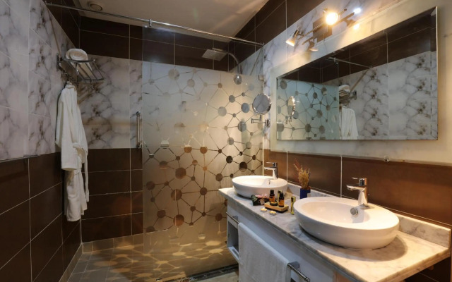 Silver Suites Hotel & Spa