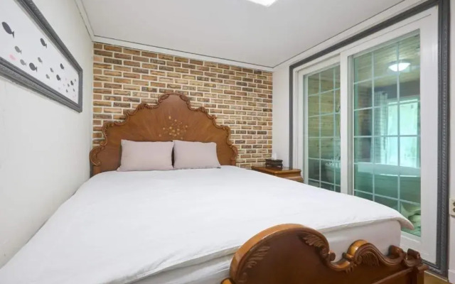 Gapyeong Pool Villa Palace