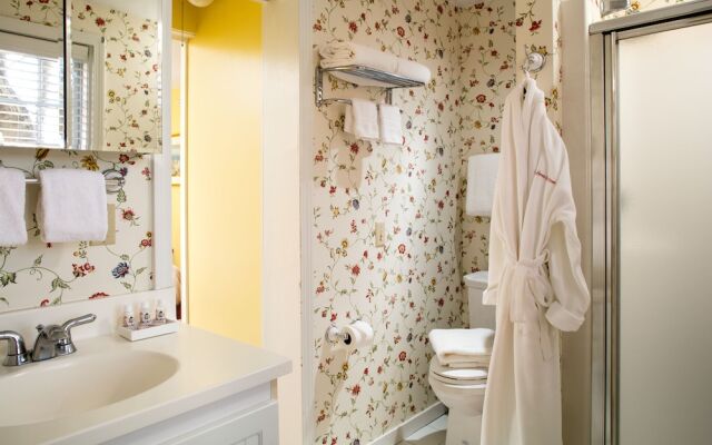 Seven Sea Street Inn