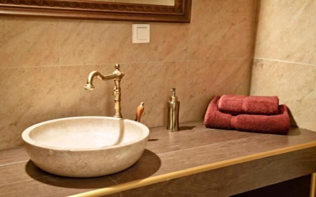Centaur Suites & Maisonettes
