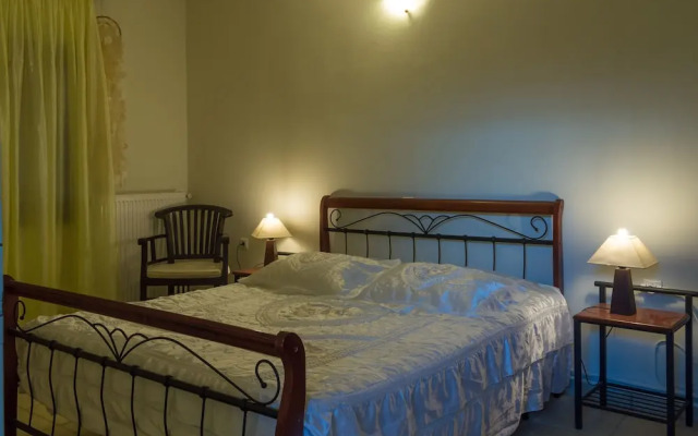 Cavo Petra Hotel