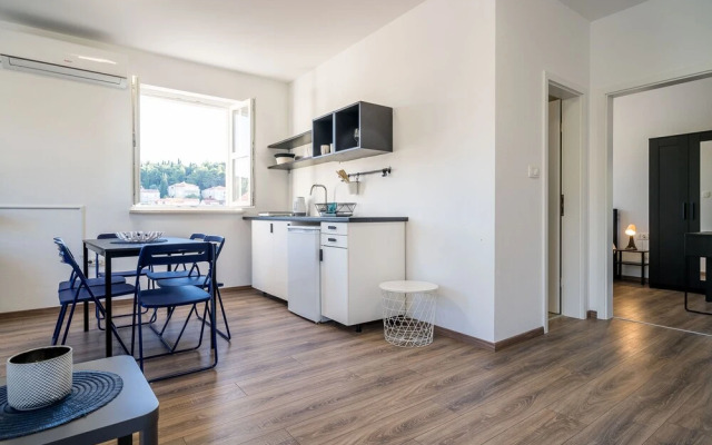 Residence & Pool Villa Schwarz Suites