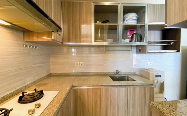 Modern Look 2Br At Lucky Tower Residence Apartment