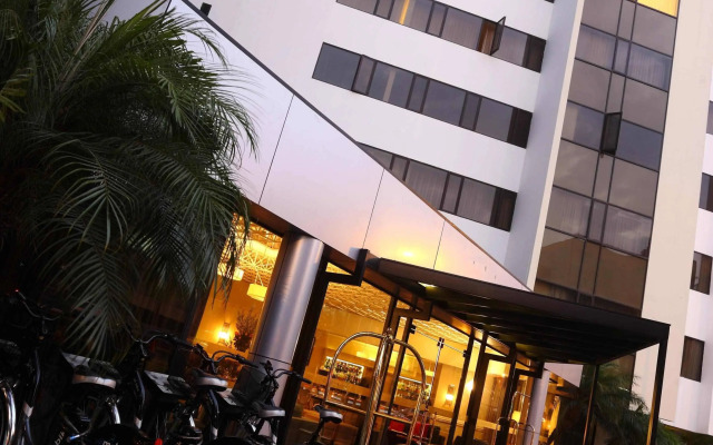 Radisson Hotel Plaza del Bosque