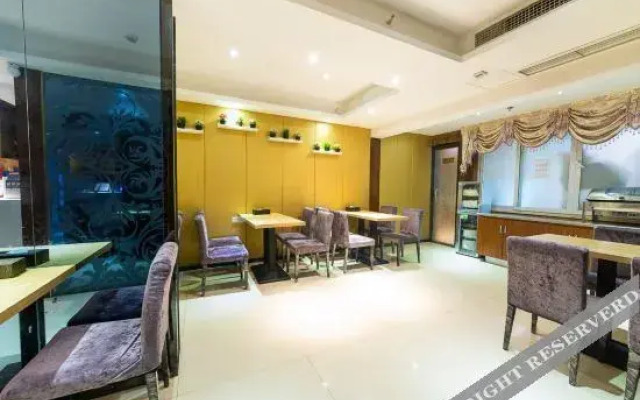 Xiangyun Hotel (Chongqing Library Metro Station Southwest Hospital Store)
