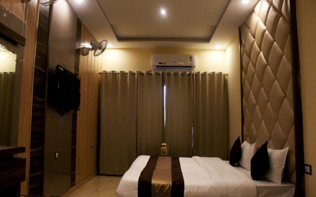 Hotel Ganga Heights By Avadhesh Group Of Hospitality