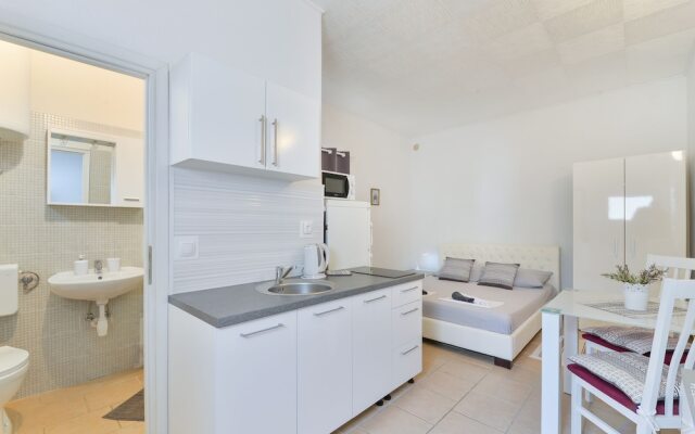 Apartments Salitrežić