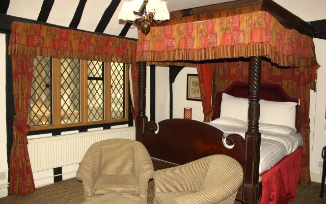 Brook Red Lion Hotel