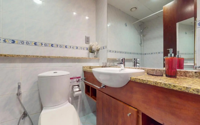 LV13 - Elegant Studio in Lake View Tower