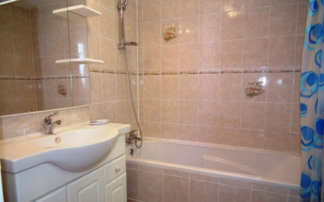 Detached House With Terrace in South Dordogne