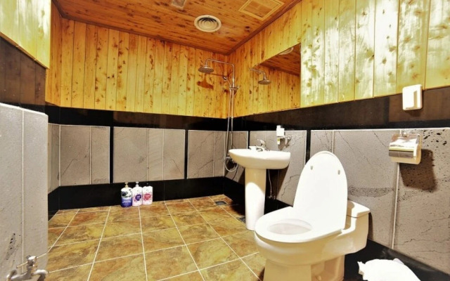 Seogwipo Wemegoong Pension