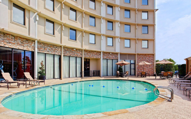 Holiday Inn Express Dallas Medical-Market Center by IHG