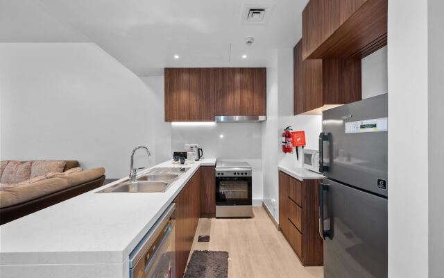 La Mer La Cote Bldg 2bdrms and Pool