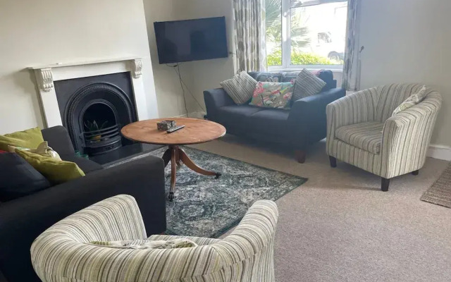 Large Family Getaways Metres From the Beach