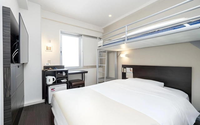 Super Hotel JR Shin-Osaka Higashiguchi – Guest Rooms – Osaka