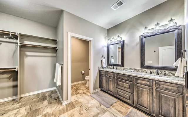 Modern Mtn Retreat, Walk to Lake & Trails!