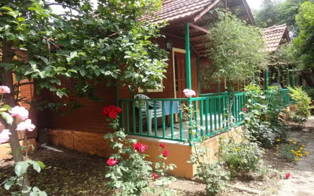 Toll Hotel