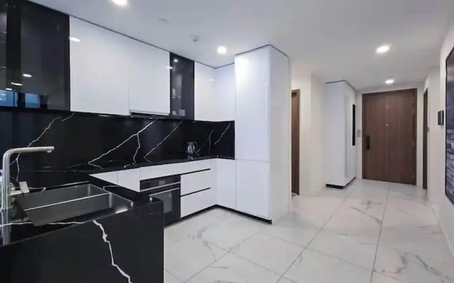 The Metropole The Galleria The Crest