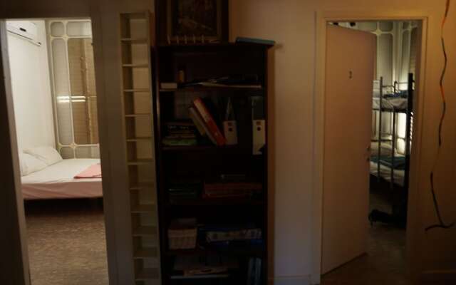 Amigos-Hostel Tel-Aviv Adults Only 18-49