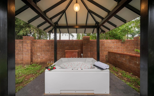 SaffronStays Red Brick House, Panchgani - rustic villa with huge lawn and terrace