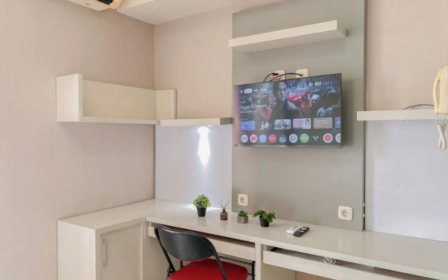 White Toned Studio At Apartment Taman Melati Margonda – Guest Rooms – Depok