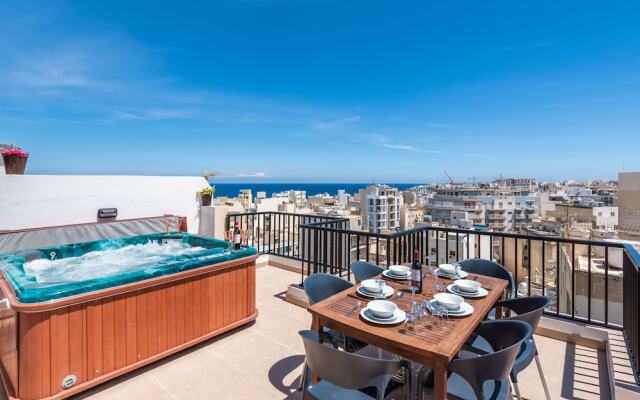 Seashells Seaview Penthouse With Hottub