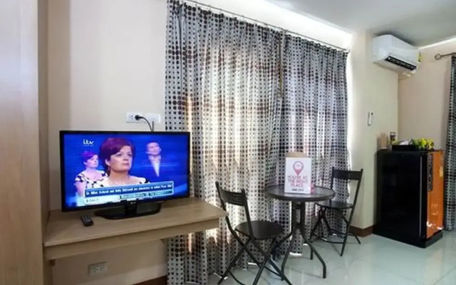 NIDA Rooms Metro Inthamara 169