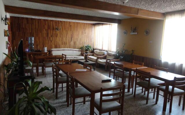 Hostal Los Volcanes - Hostel