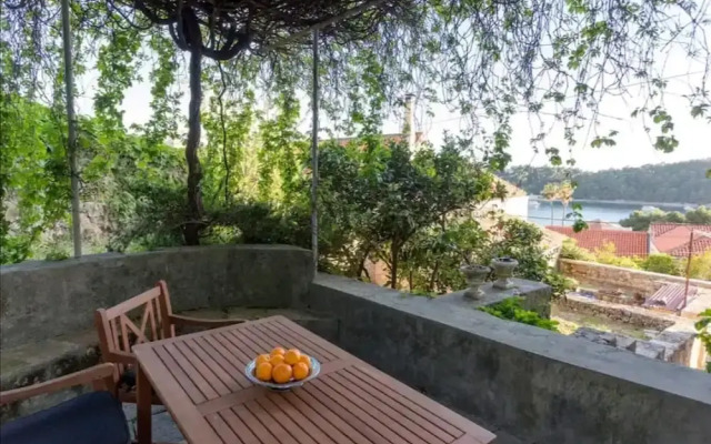 Beautiful 2-bed Apartment in Cavtat