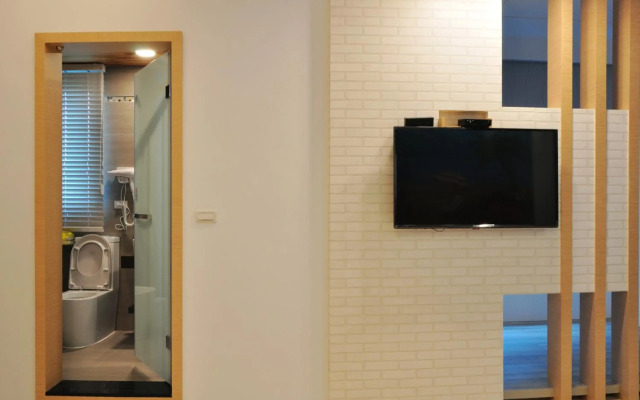 Qian Qian Riverside B&B