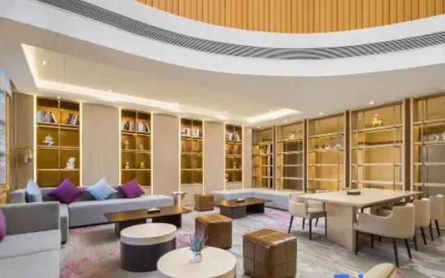 Lavande Hotel Henan University Kaifeng Drum Tower Square