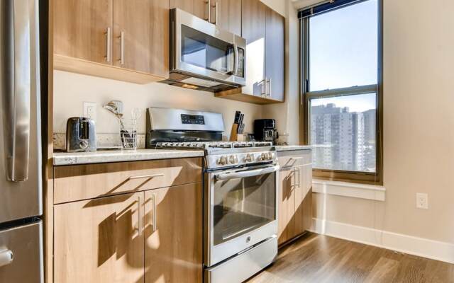 Global Luxury Suites at South Arlington