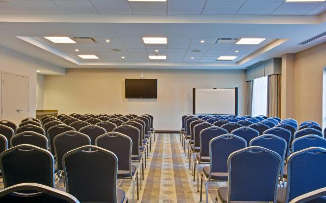 Holiday Inn Express & Suites Ottawa West - Nepean by IHG