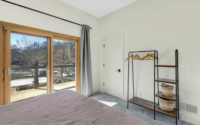 Big Bear Bungalow Stay on Ozark Waterfront