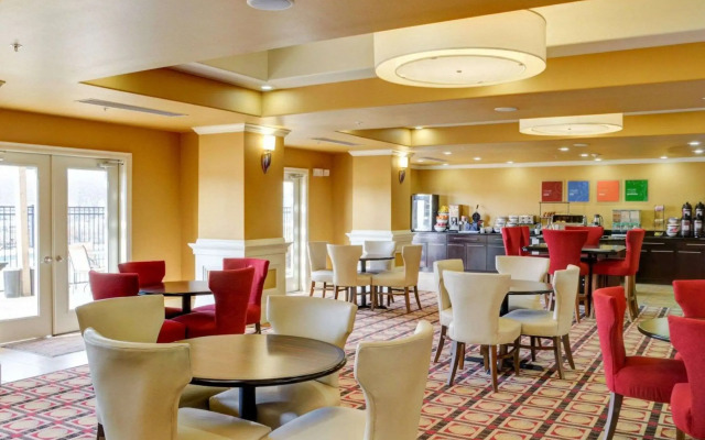 Comfort Inn & Suites Fort Smith I-540