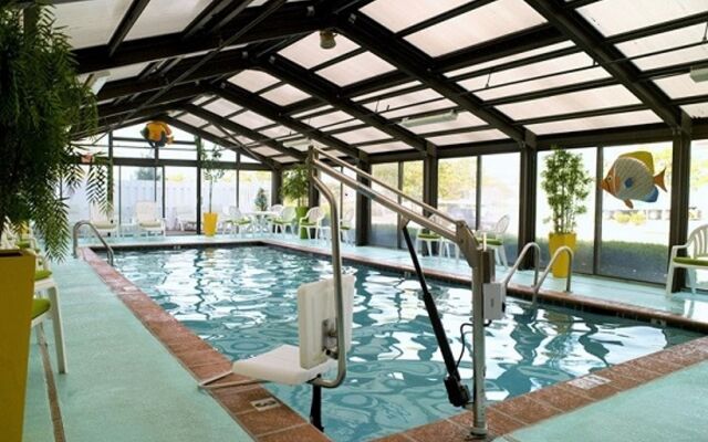 Cayman Suites Hotel