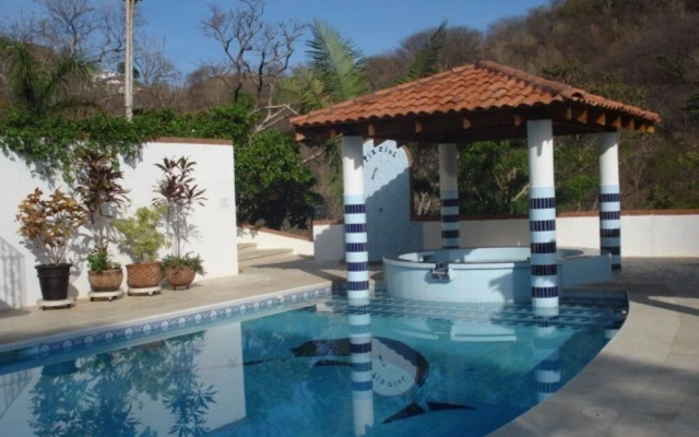 Villa Paradiso up to 14 People