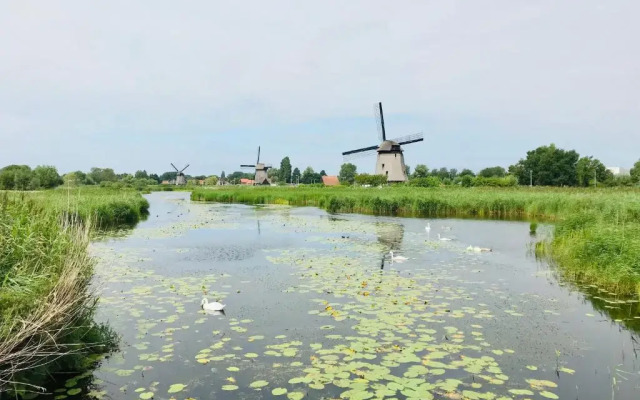 Canal House - Homestay