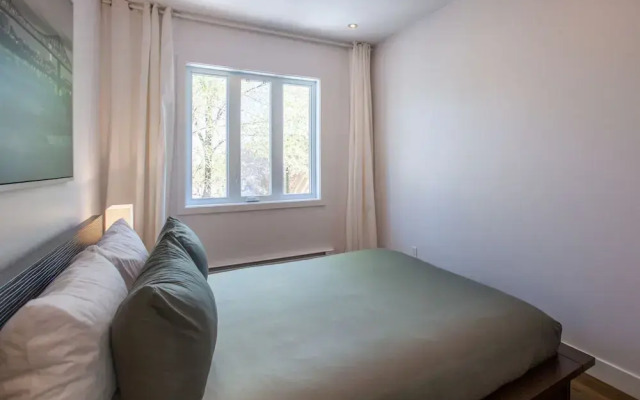 LMVR - LuxApt 3 - 7 bedrooms 2 bathrooms
