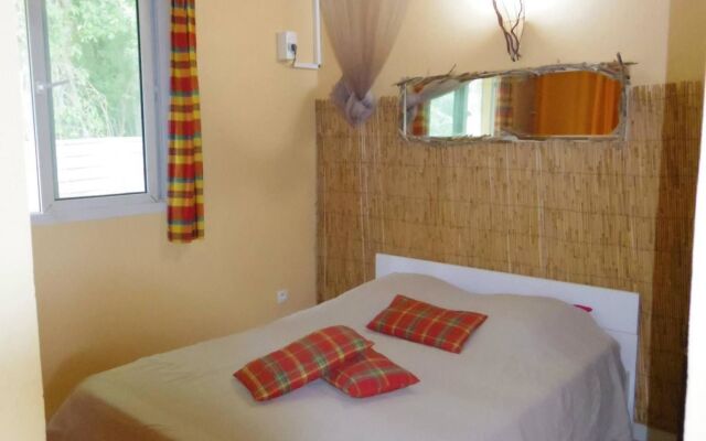 Bungalow With one Bedroom in Guadeloupe, With Pool Access, Enclosed Ga