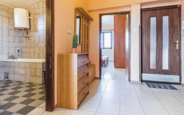 Beautiful Home in Vinkuran With Wifi and 2 Bedrooms