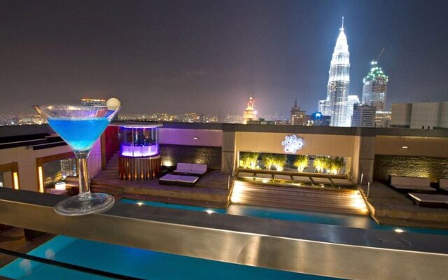 Pacific Regency Hotel Suites