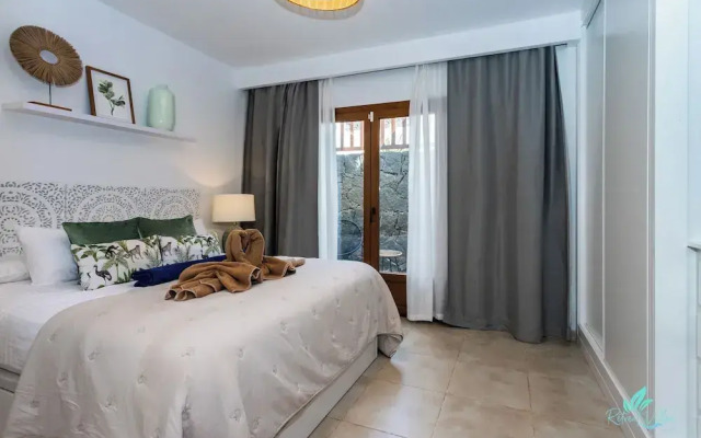 Inviting 4-bed Villa in Playa Blanca