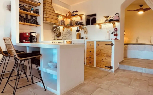 Travellers And Hikers Delight 2, Next To Sougia