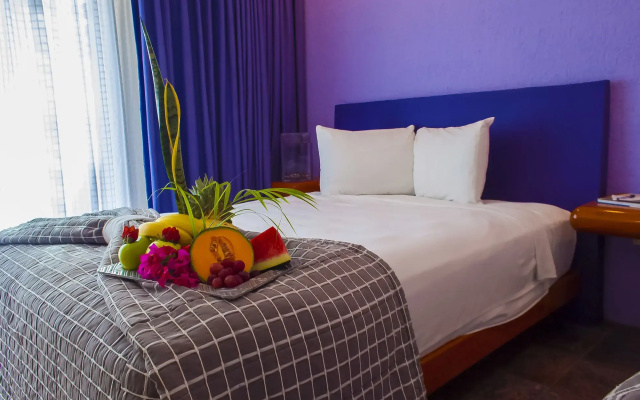 Los Patios Hotel